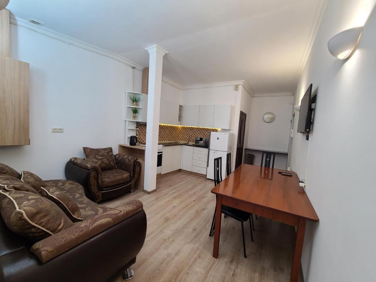 Flat With Balcony On Cascade Apartment Yerevan Exterior photo